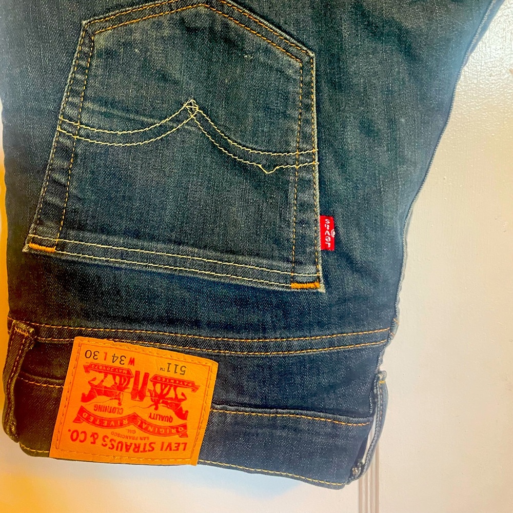 3 pairs of Levi jeans